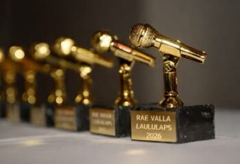 15703286701179543640